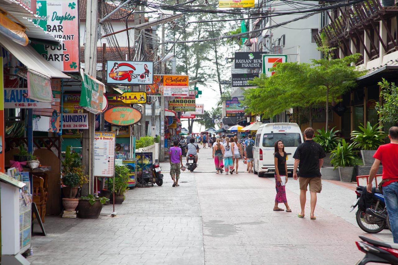 Отель Simple Boutique Seabreeze Patong Экстерьер фото